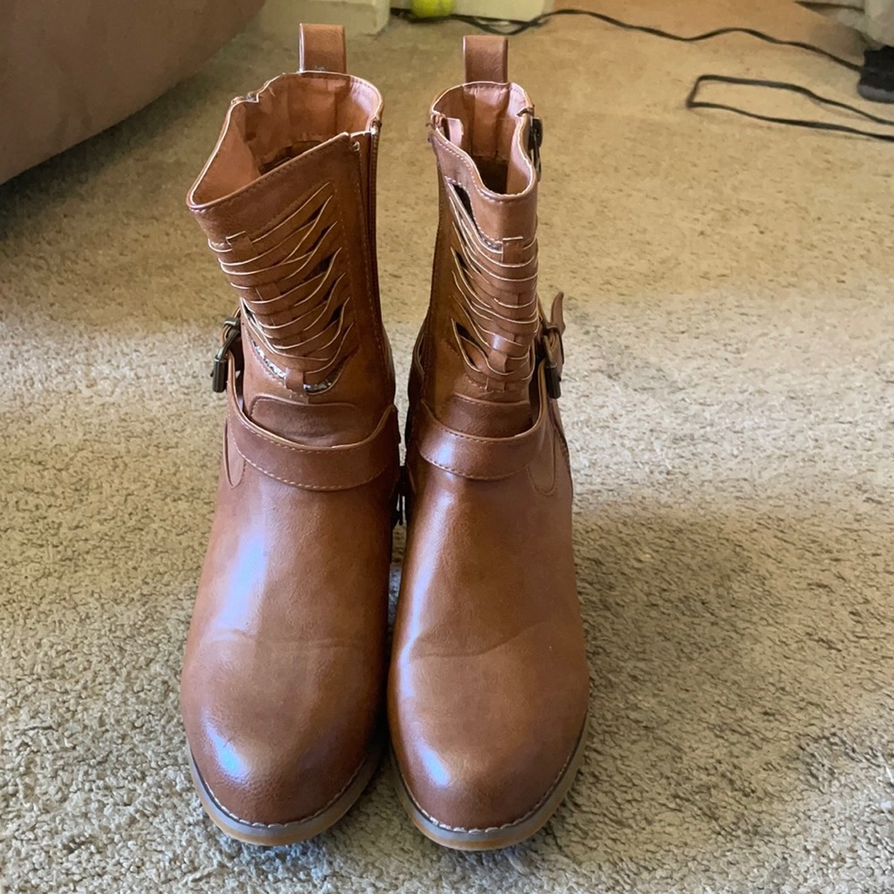 Olivia Miller Boots size 8 barley worn